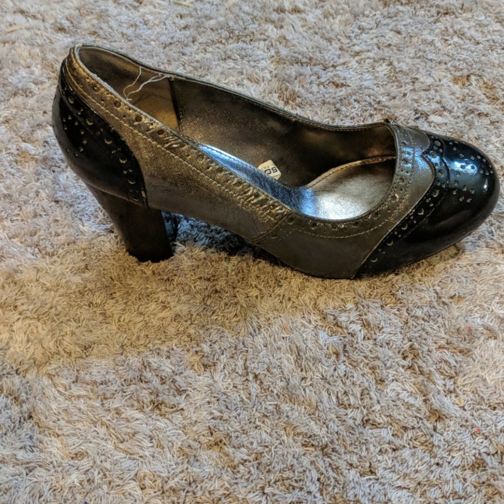 Heeled shoe - Picture 2 of 2